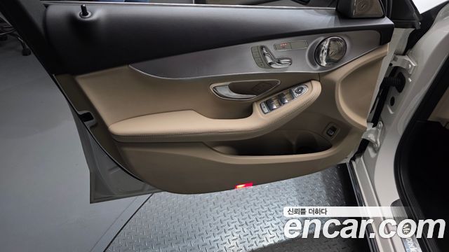 Mercedes-Benz C-Class C200 Avantgarde
