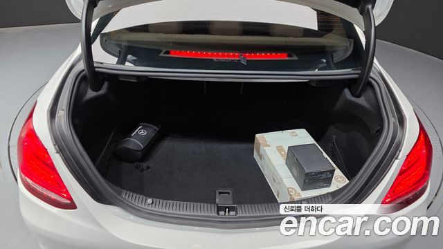 Mercedes-Benz C-Class C200 Avantgarde