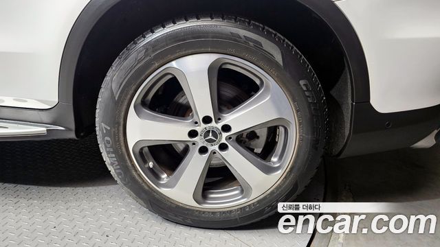 Mercedes-Benz GLC-Class GLC300 4MATIC