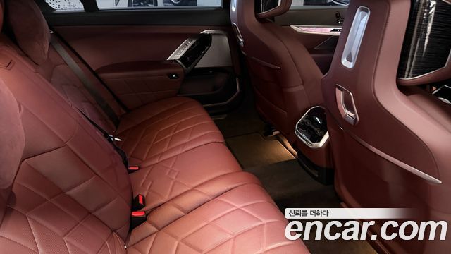 BMW 7-Series 740i xDrive M Sport