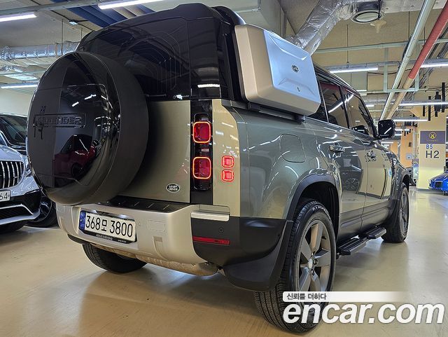 Land Rover Defender 110 D300 HSE