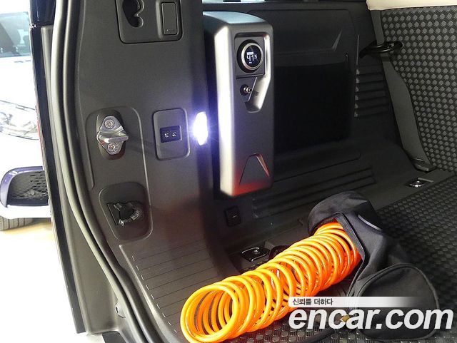 Land Rover Defender 110 D300 HSE
