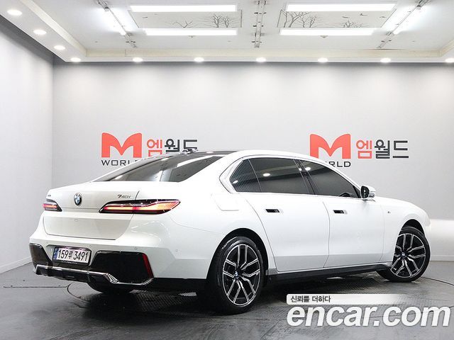 BMW 7-Series 740i xDrive M Sport