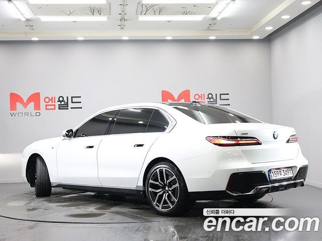 BMW 7-Series 740i xDrive M Sport