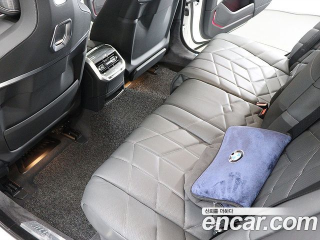 BMW 7-Series 740i xDrive M Sport