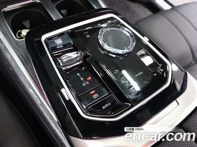 BMW 7-Series 740i xDrive M Sport