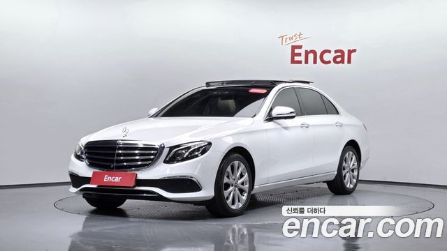 Mercedes-Benz E-Class E300 4MATIC Exclusive