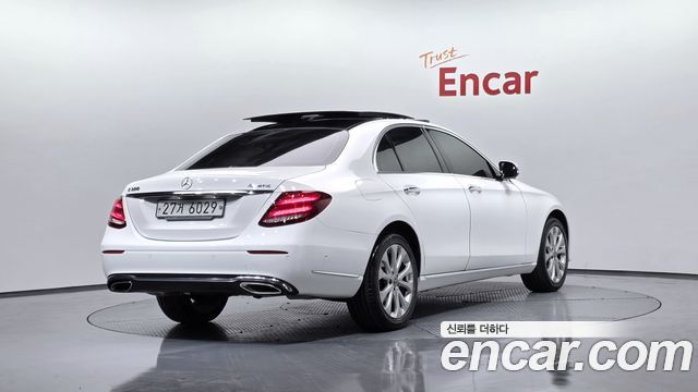 Mercedes-Benz E-Class E300 4MATIC Exclusive