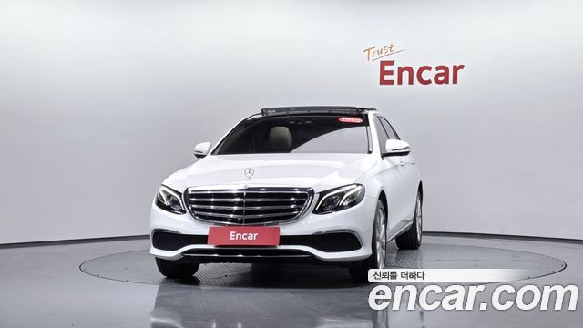 Mercedes-Benz E-Class E300 4MATIC Exclusive