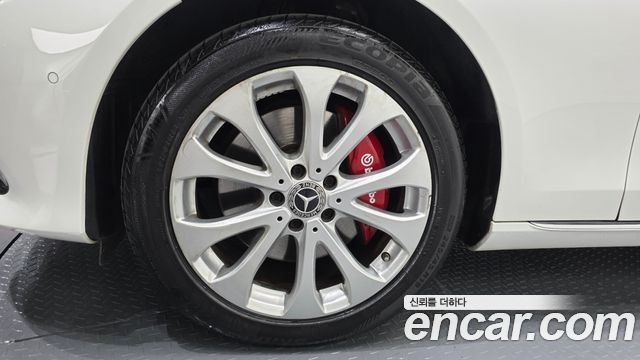Mercedes-Benz E-Class E300 4MATIC Exclusive