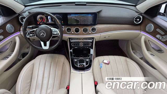 Mercedes-Benz E-Class E300 4MATIC Exclusive