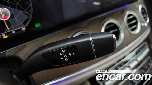 Mercedes-Benz E-Class E300 4MATIC Exclusive