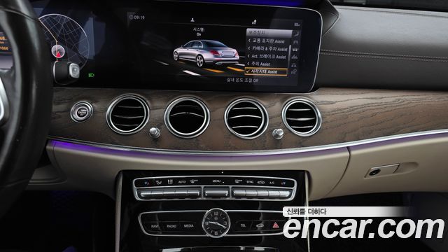 Mercedes-Benz E-Class E300 4MATIC Exclusive