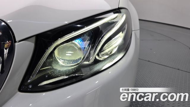Mercedes-Benz E-Class E300 4MATIC Exclusive