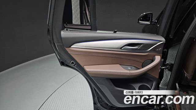 BMW X3 xDrive 20i M sports Online Exclusive Edition