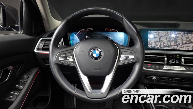 BMW 3-Series 320i