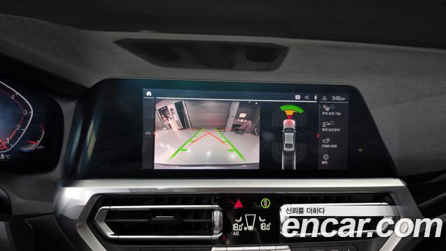 BMW 3-Series 320i