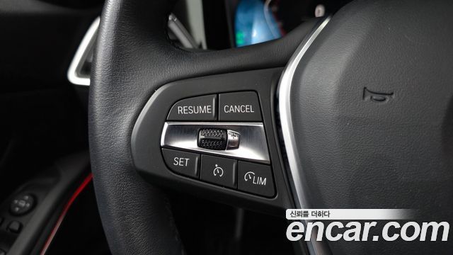BMW 3-Series 320i