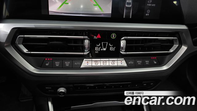 BMW 3-Series 320i