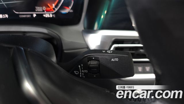 BMW 3-Series 320i