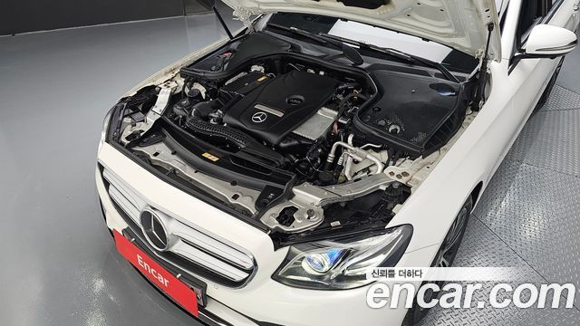 Mercedes-Benz E-Class E300 Avantgarde