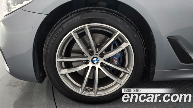 BMW 5-Series 530i M Sport Package Plus