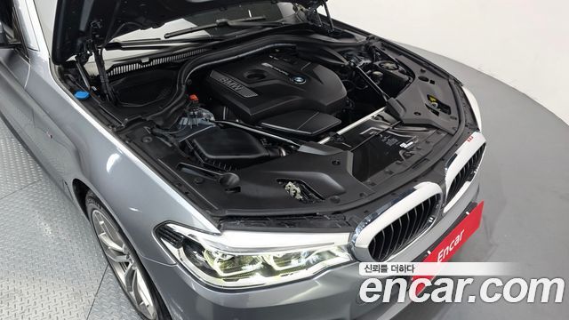 BMW 5-Series 530i M Sport Package Plus