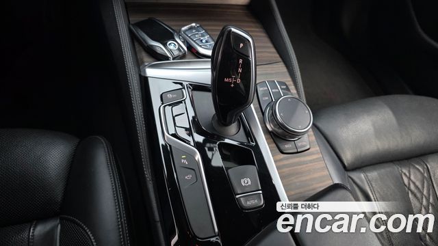 BMW 5-Series 530i M Sport Package Plus