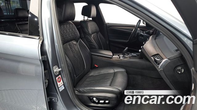 BMW 5-Series 530i M Sport Package Plus