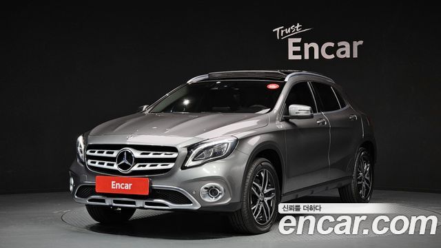 Mercedes-Benz GLA-Class GLA220 Premium
