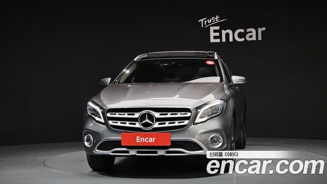 Mercedes-Benz GLA-Class GLA220 Premium
