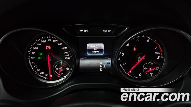 Mercedes-Benz GLA-Class GLA220 Premium
