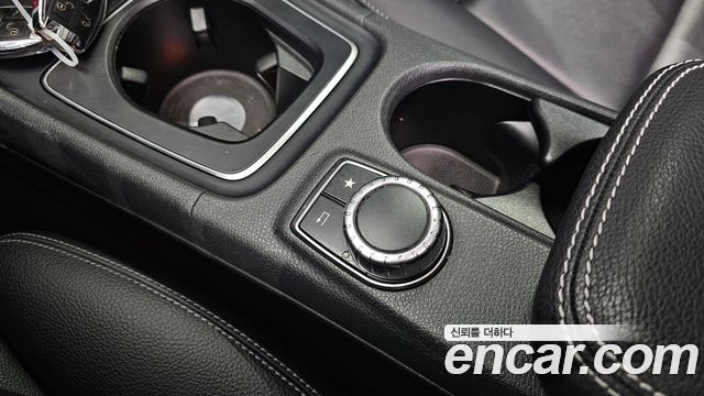 Mercedes-Benz GLA-Class GLA220 Premium