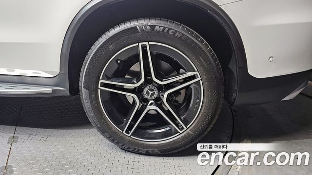 Mercedes-Benz GLC-Class GCL300 4MATIC Coupe