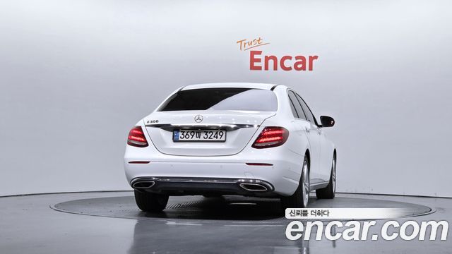 Mercedes-Benz E-Class E200 Avantgarde