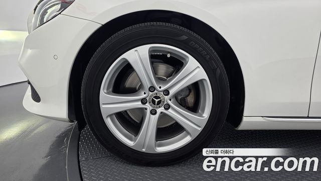 Mercedes-Benz E-Class E200 Avantgarde