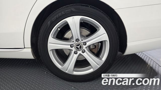 Mercedes-Benz E-Class E200 Avantgarde