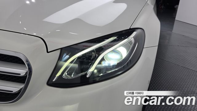 Mercedes-Benz E-Class E200 Avantgarde