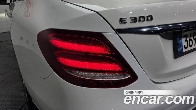 Mercedes-Benz E-Class E200 Avantgarde