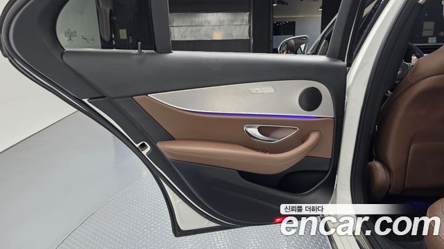 Mercedes-Benz E-Class E200 Avantgarde