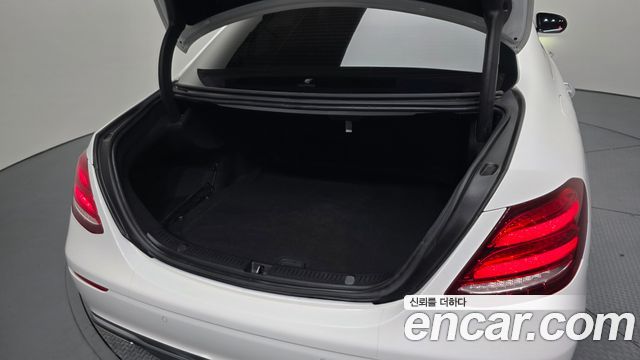 Mercedes-Benz E-Class E200 Avantgarde