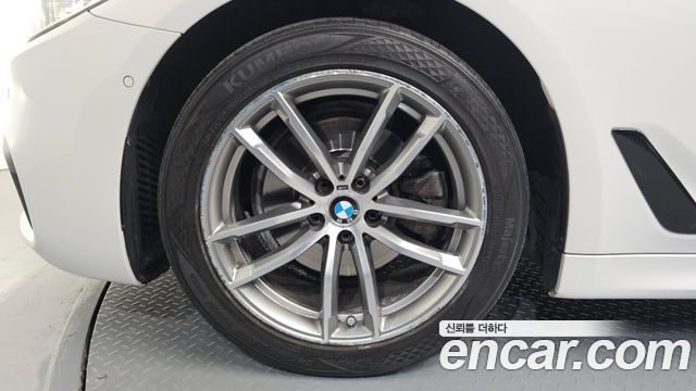 BMW 5-Series 520d M Sport package