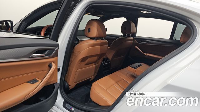 BMW 5-Series 520d M Sport package