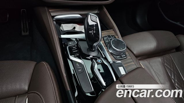 BMW 5-Series 530i M Sport Package Plus