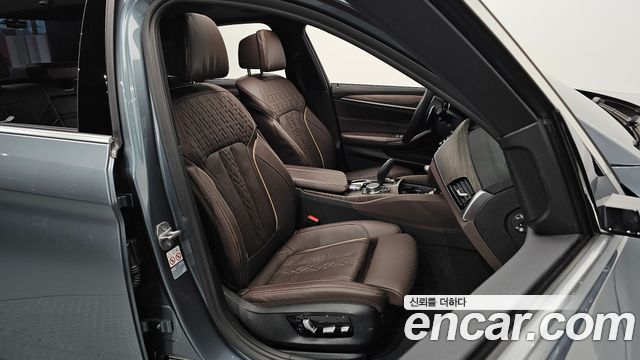 BMW 5-Series 530i M Sport Package Plus