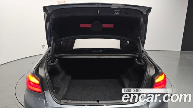 BMW 5-Series 530i M Sport Package Plus