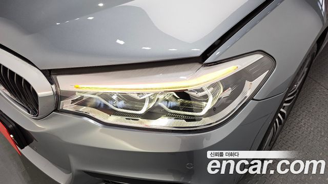BMW 5-Series 530i M Sport Package Plus