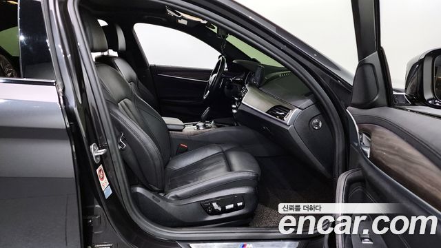 BMW 5-Series 520d xDrive M Sport Package Plus