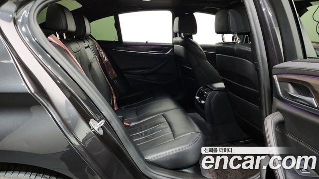 BMW 5-Series 520d xDrive M Sport Package Plus