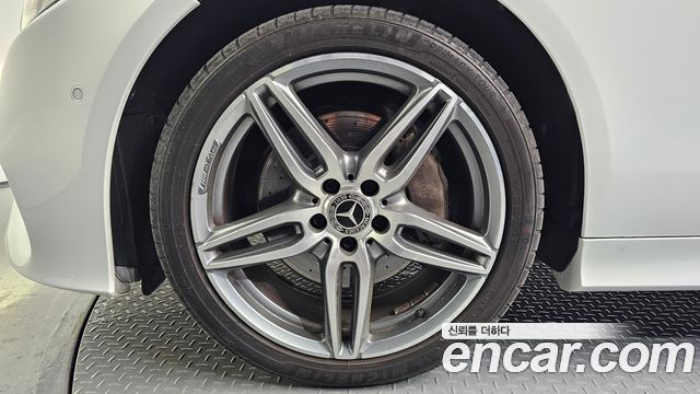 Mercedes-Benz E-Class E220d Coupe